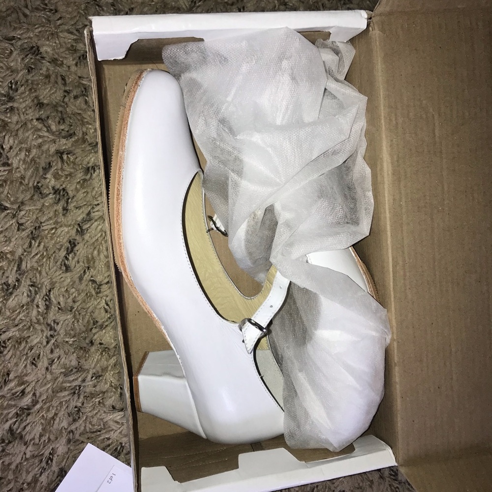 Folclórico Shoes size 7 women fits a 6.5 also